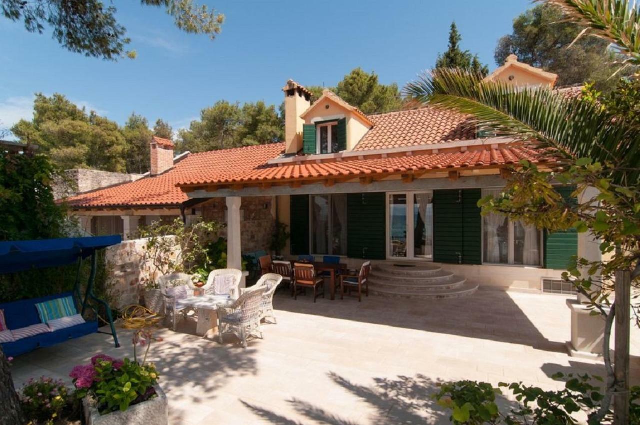 Deluxe Villa Sirena On The Beach With Pool Supetar Exterior foto
